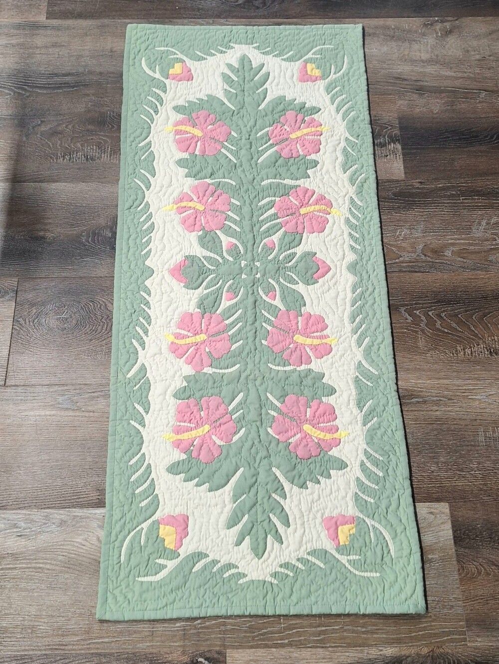 Hawaiian Quilt Wholesale Hibiscus Table Runner CGPI or Wall Hanging Hand Quilted